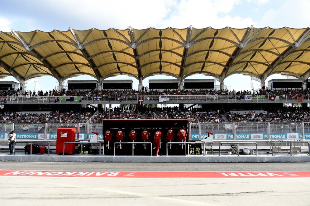 Il muretto della Ferrari in Malesia