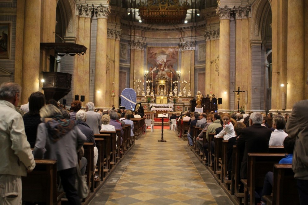 I fedeli durante la celebrazione