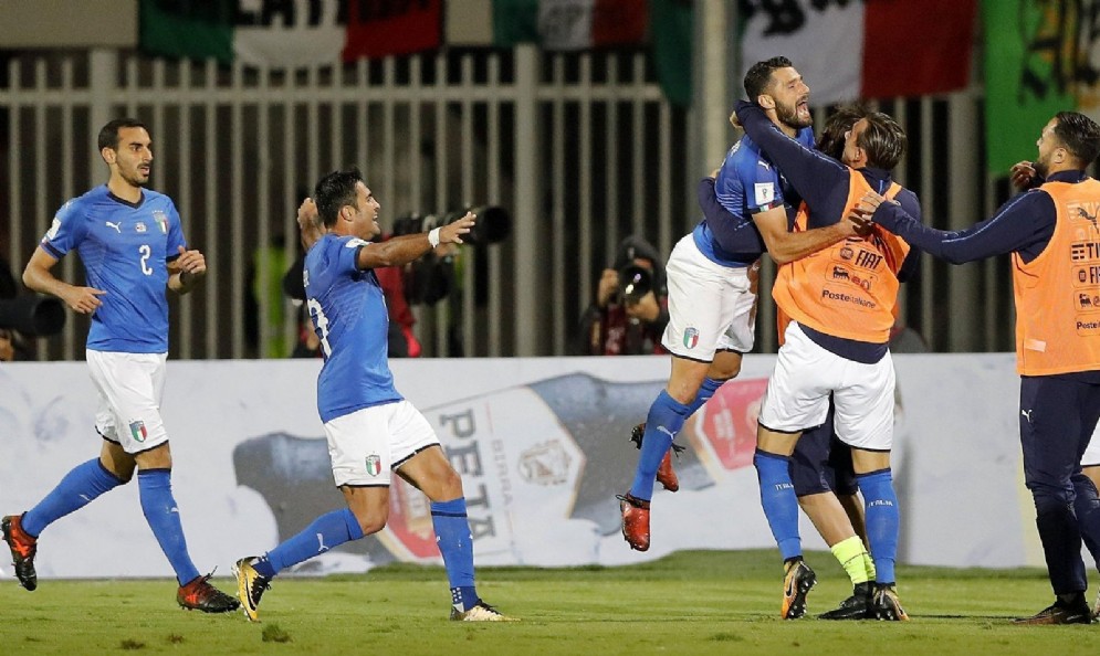 La gioia della nazionale italiana dopo il successo in Albania