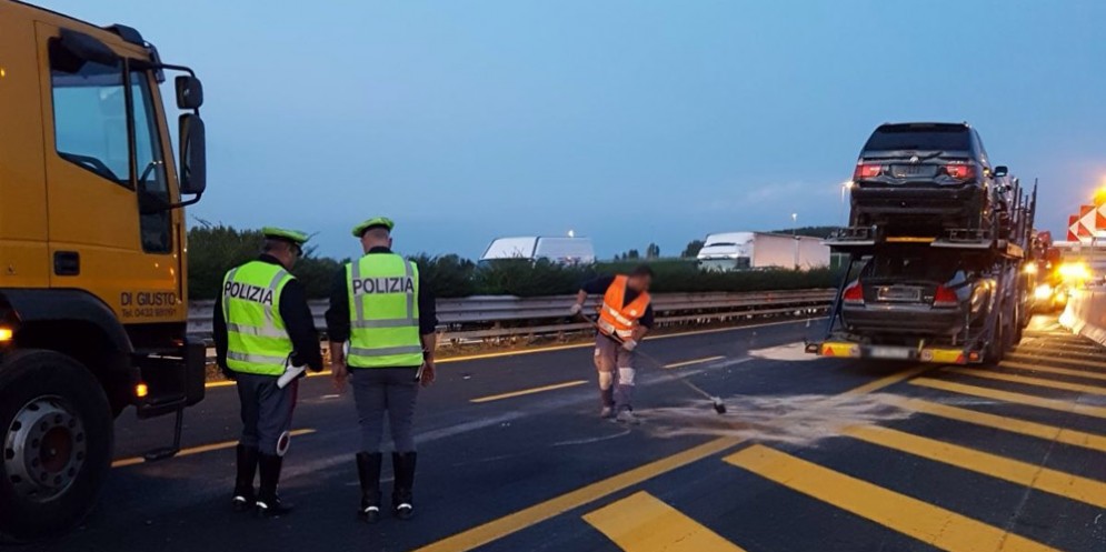 Scontro in A4: nell'incidente tra tir, bus e autocarro è morto un uomo