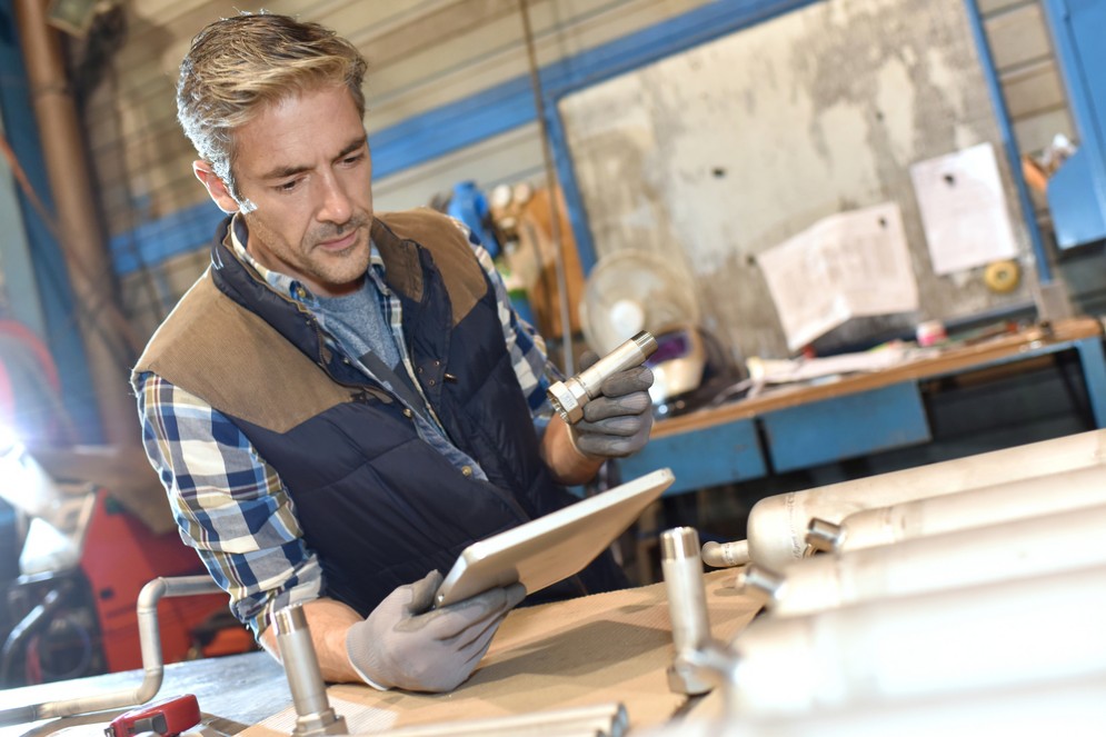 Industria 4.0, il Governo ritocca gli incentivi: rifinanzierà la 'Nuova Sabatini'?