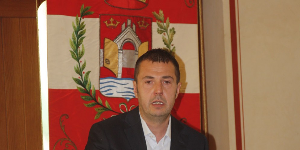 Profughi e sicurezza, Ciriani: Ora basta, Minniti mantenga le promesse