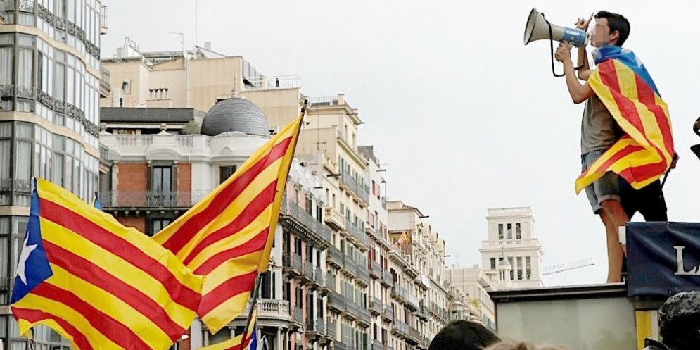 Il governo di Madrid ha deciso: darà il via all'articolo 155 per fermare la Catalogna.