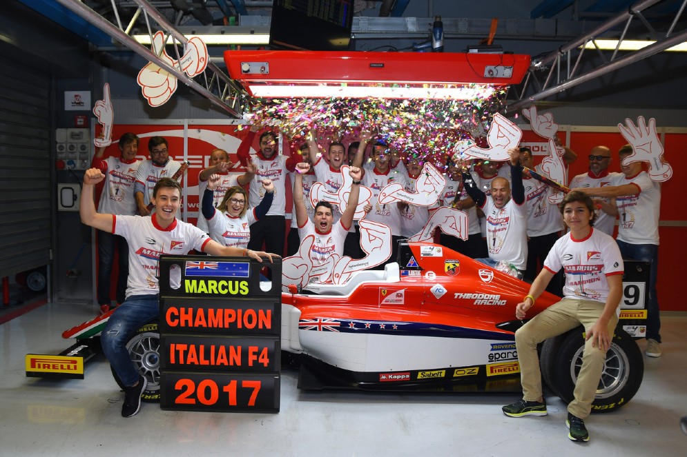 Il team Prema e la Ferrari Driver Academy festeggiano il titolo di Marcus Armstrong