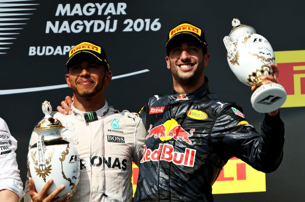 Daniel Ricciardo con il suo possibile futuro compagno di squadra in Mercedes, Lewis Hamilton