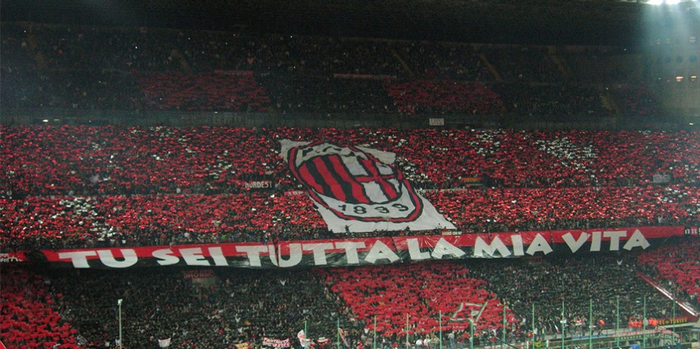 Un'immagine della curva rossonera