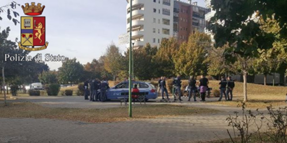 Un uomo di 60 anni di origine rumena  stato dato alle fiamme nel giardino Madre Teresa di Calcutta a Torino