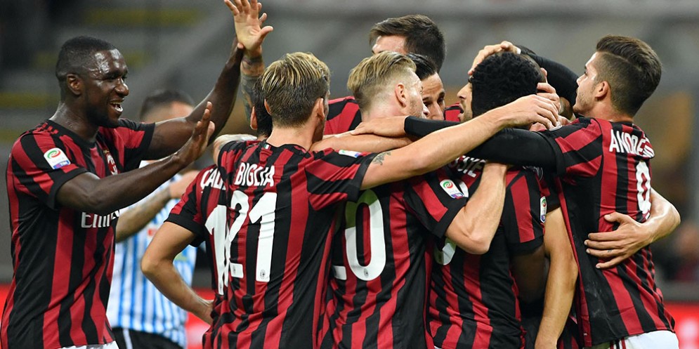 La gioia dei rossoneri dopo un gol
