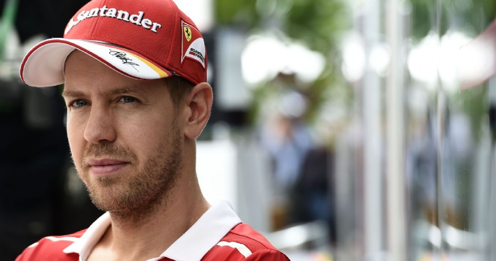 Sebastian Vettel nel paddock del Gran Premio del Brasile