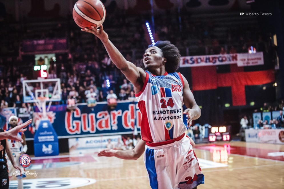 Wheatle ha segnato 16 punti e preso 12 rimbalzi (foto Alberto Tesoro)
