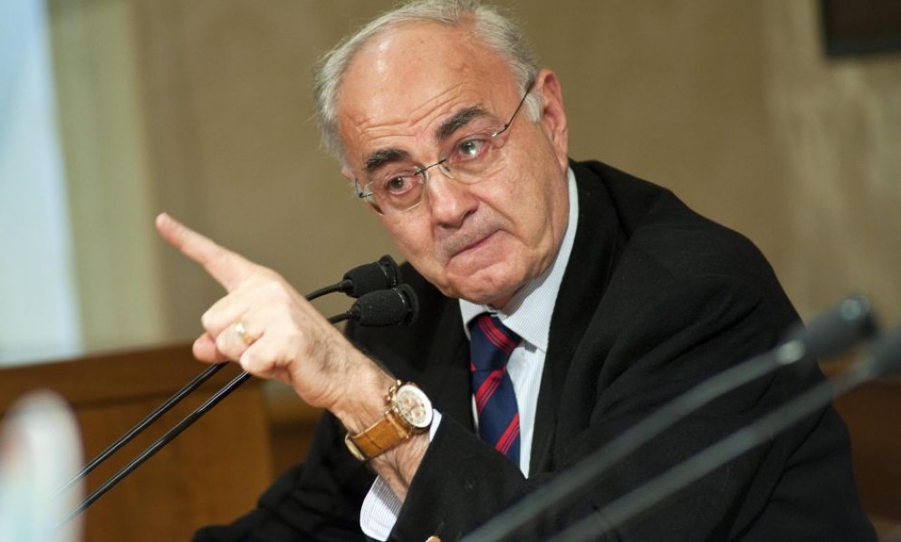 Il senatore Elio Lannutti è autore del libro «Morte dei Paschi»