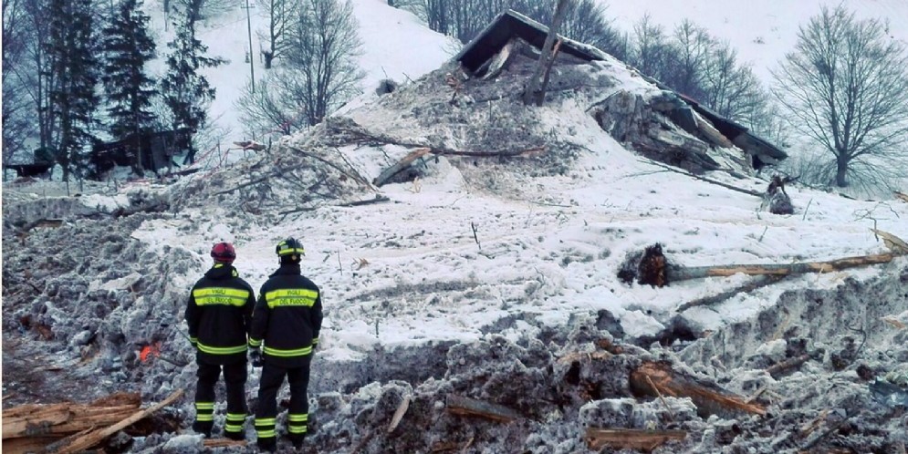 Le macerie dell'Hotel Rigopiano, in una foto del 26 gennaio 2017