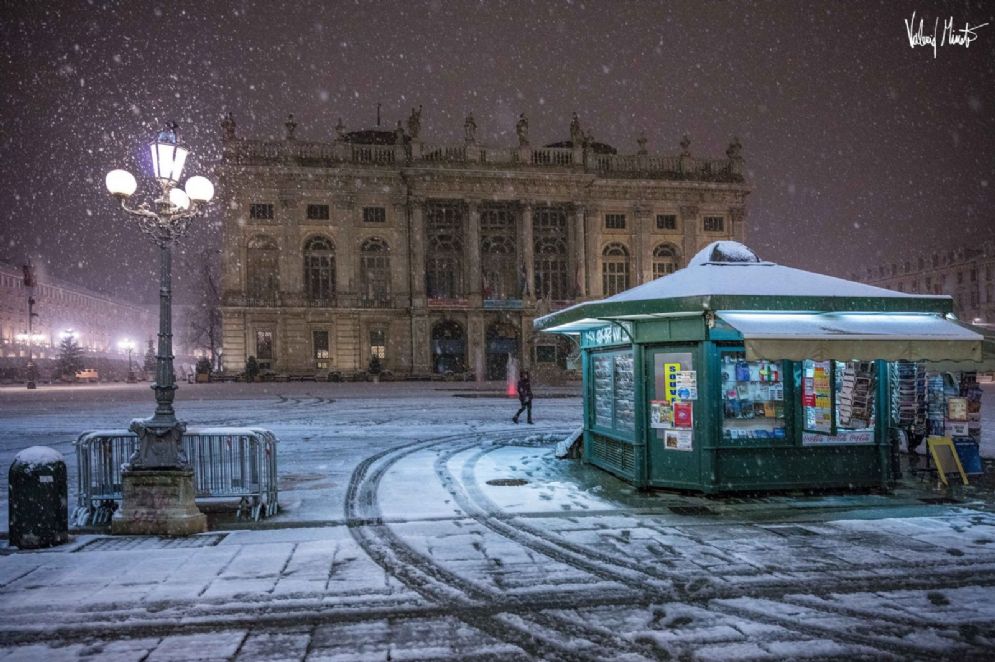 Una notte di neve in cittą (© Valerio Minato)