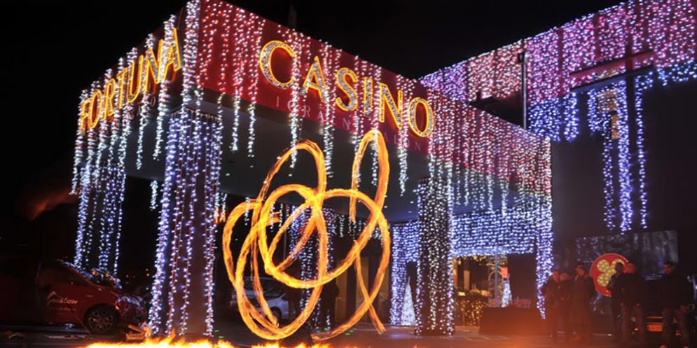 Inaugurazione del periodo natalizio al Casinò Perla tra luci e musica