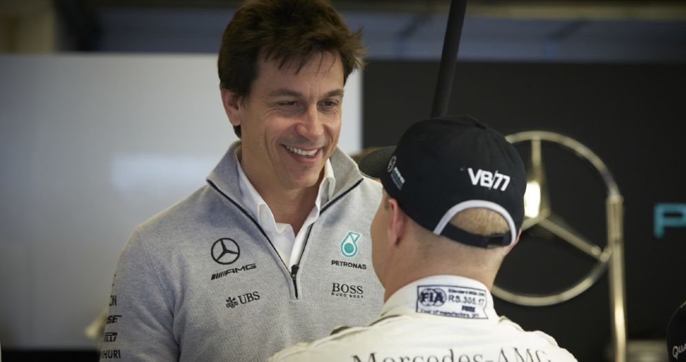 Il team principal della Mercedes, Toto Wolff, con il suo pilota Valtteri Bottas