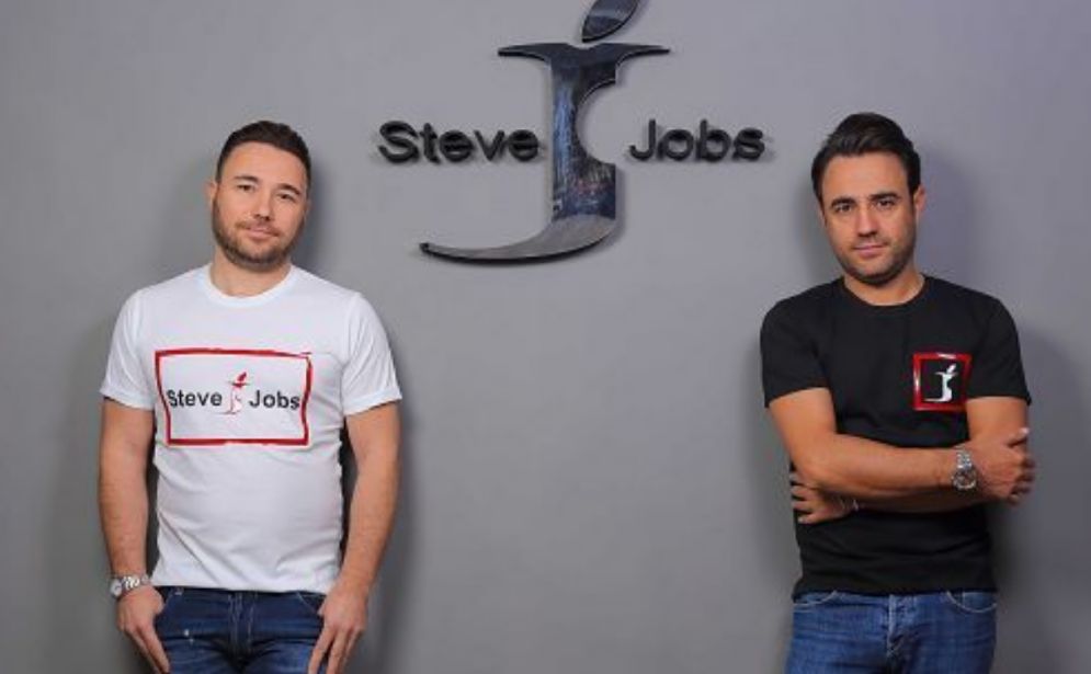 La storia dei 2 fratelli di Napoli che hanno vinto la causa contro Apple