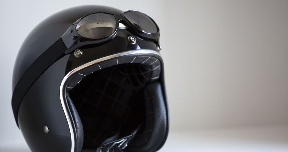Questo giovane studente inventa un casco che salva la vita