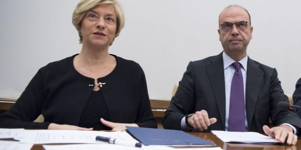 Il ministro della Difesa Roberta Pinotti e il ministro degli Esteri Angelino Alfano in audizione sulle missioni in Libia e Niger.