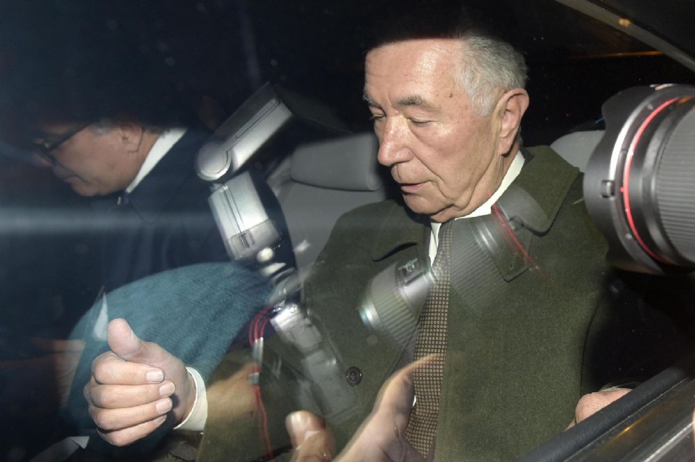 L'ex presidente della Popolare di Vicenza Gianni Zonin al termine dell'audizione alla Commissione parlamentare di inchiesta sulle banche