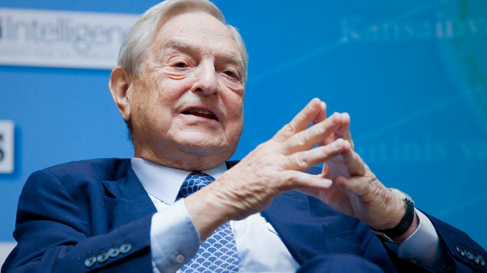 Per Soros Facebook e Google minacciano la democrazia, ma la loro fine  vicina
