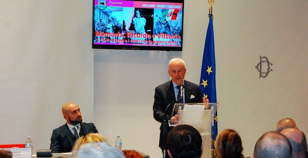 Il generale Giorgio Battisti durante il suo intervento.