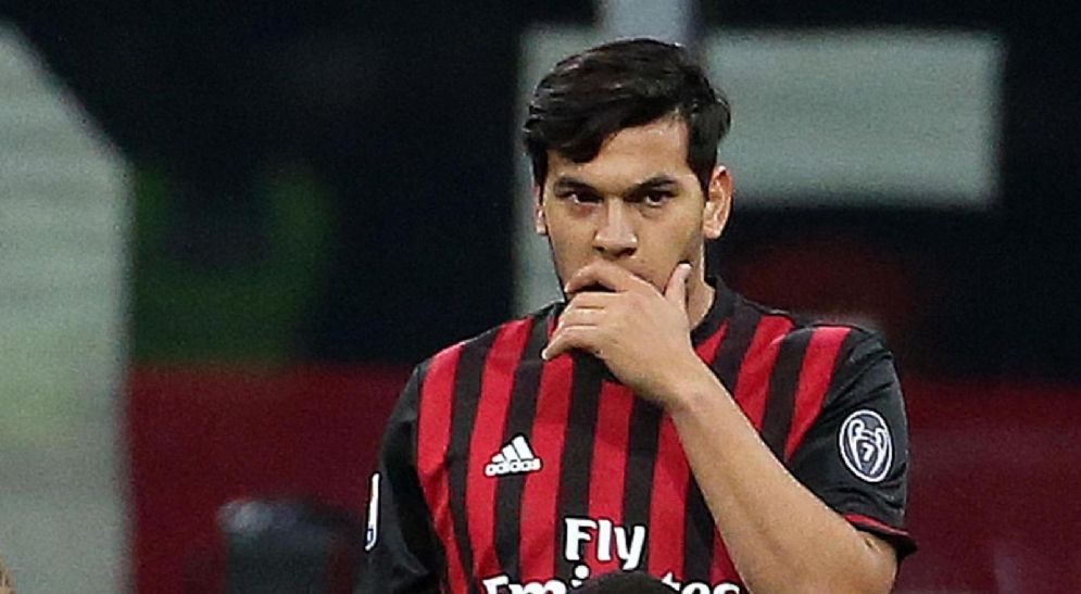 Il difensore rossonero Gustavo Gomez