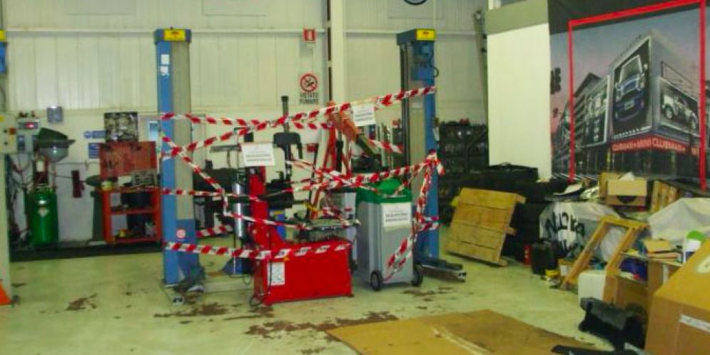 Aggiustava e vendeva auto senza autorizzazione: denunciato