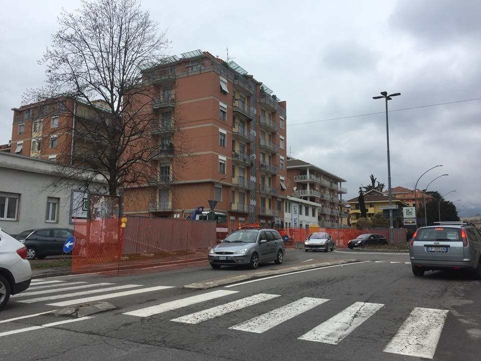 Incrocio stradale tra via Piave e via Carso a Biella
