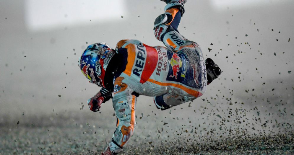 Dani Pedrosa cade dalla sua Honda nella prima giornata di prove in Qatar