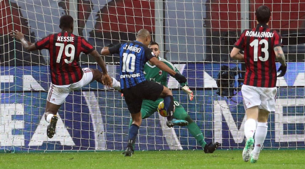 Un'immagine del derby di Coppa Italia giocato il 28 dicembre