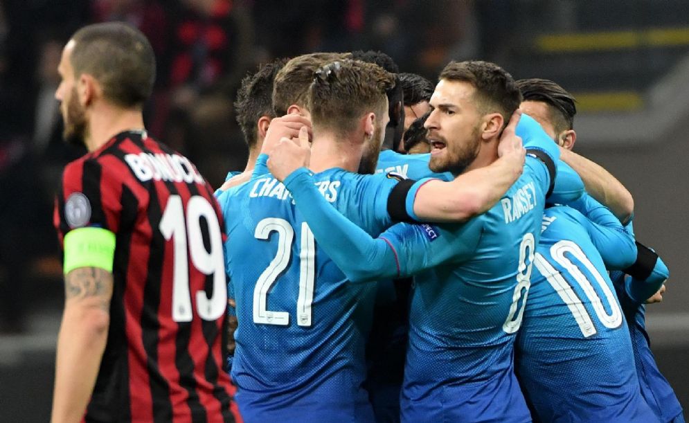 Leonardo Bonucci sfila mestamente accanto ai festeggiamenti dell'Arsenal