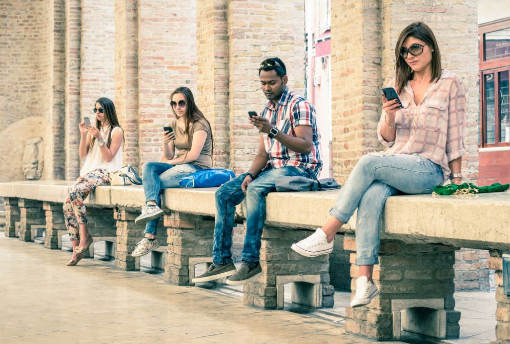 Dipendenza da smartphone? I consigli per trovare il giusto equilibrio