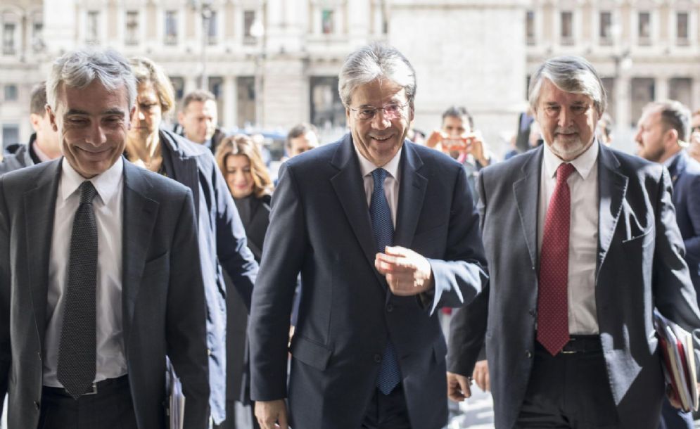 Il presidente del Consiglio Paolo Gentiloni con il presidente dell'Inps Tito Boeri e Giuliano Poletti alla presentazione dell'Osservatorio sul reddito di inclusione