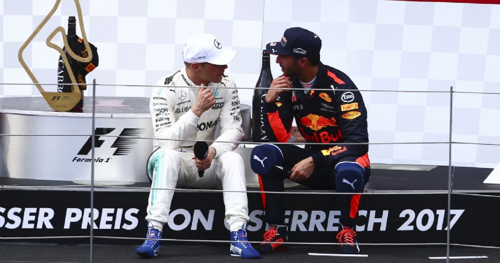 Valtteri Bottas (Mercedes) e Daniel Ricciardo (Red Bull) insieme sul podio