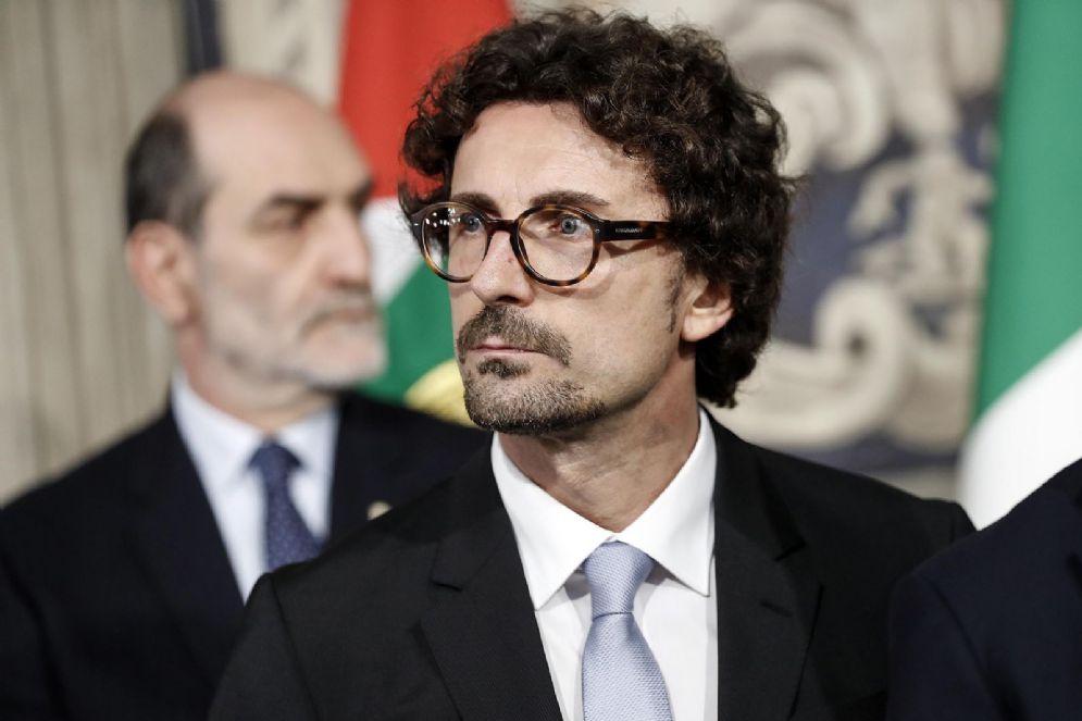 Danilo Toninelli nella Loggia d'Onore durante il secondo giorno di consultazioni al Quirinale per la formazione del nuovo governo