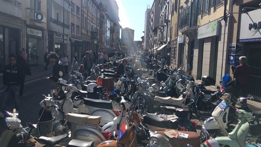Vespa Club Udine: oltre 600 Vespa al raduno in città