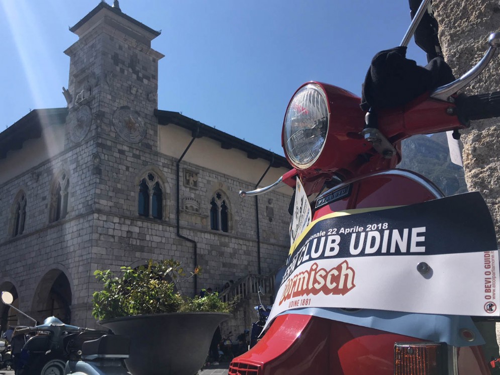 Vespa Club Udine: oltre 600 Vespa al raduno in città