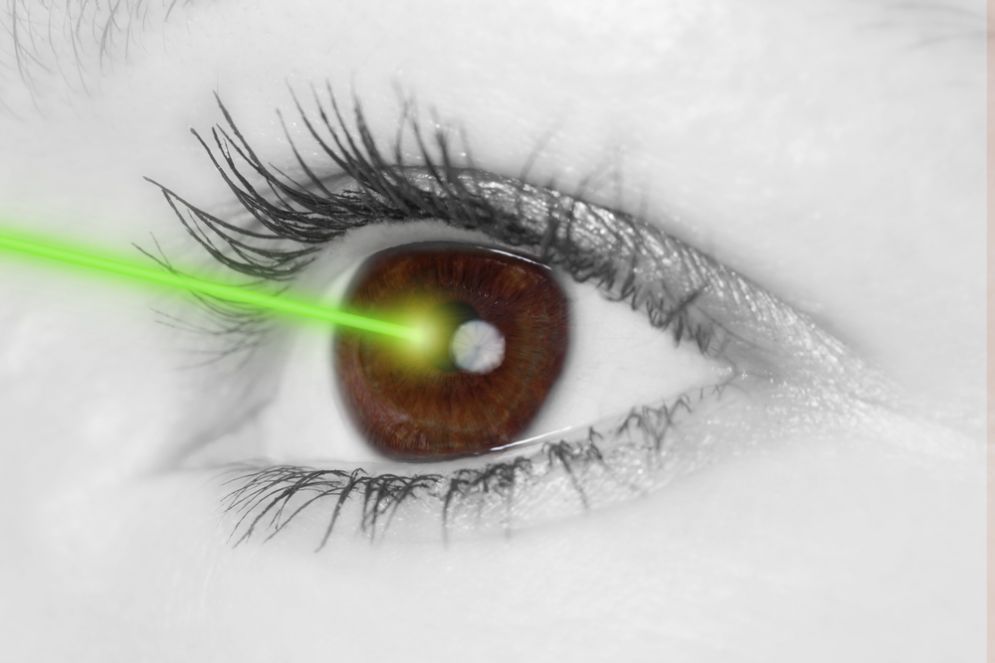 Arrivano le lenti a contatto che sparano raggi laser