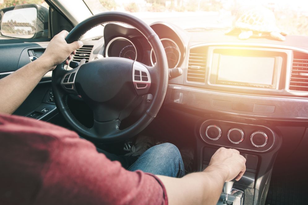 Stare troppo a lungo in auto mette a rischio di tromboembolia