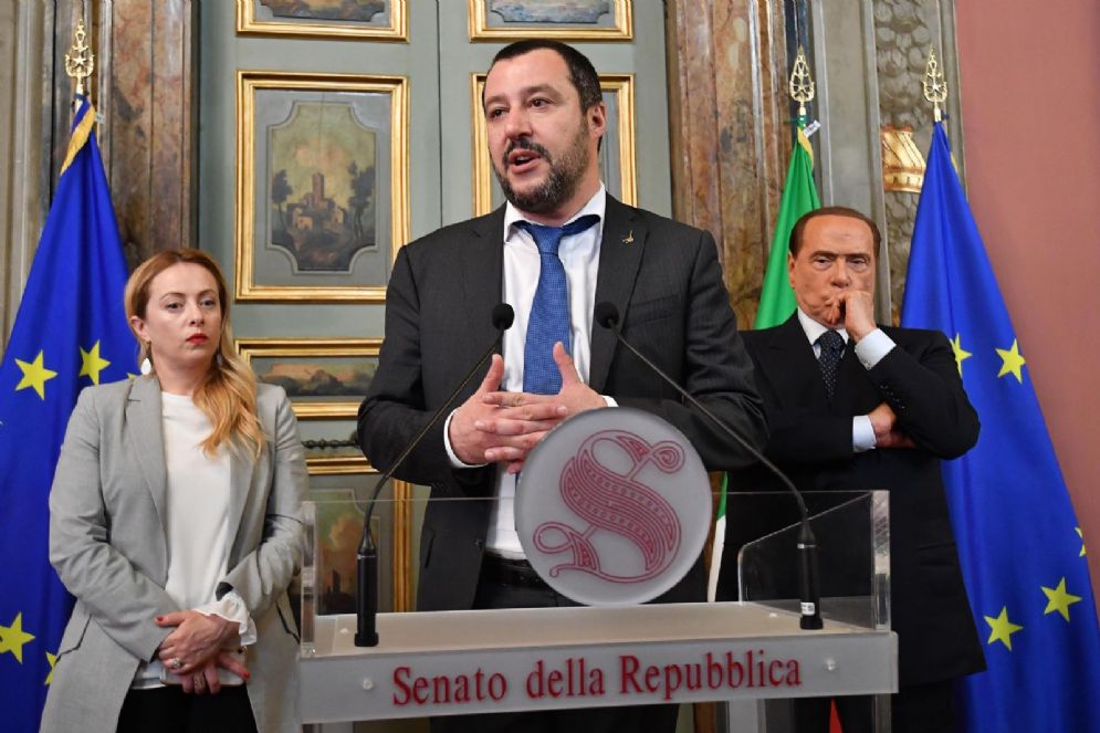 Matteo Salvini con Giorgia Meloni e Silvio Berlusconi