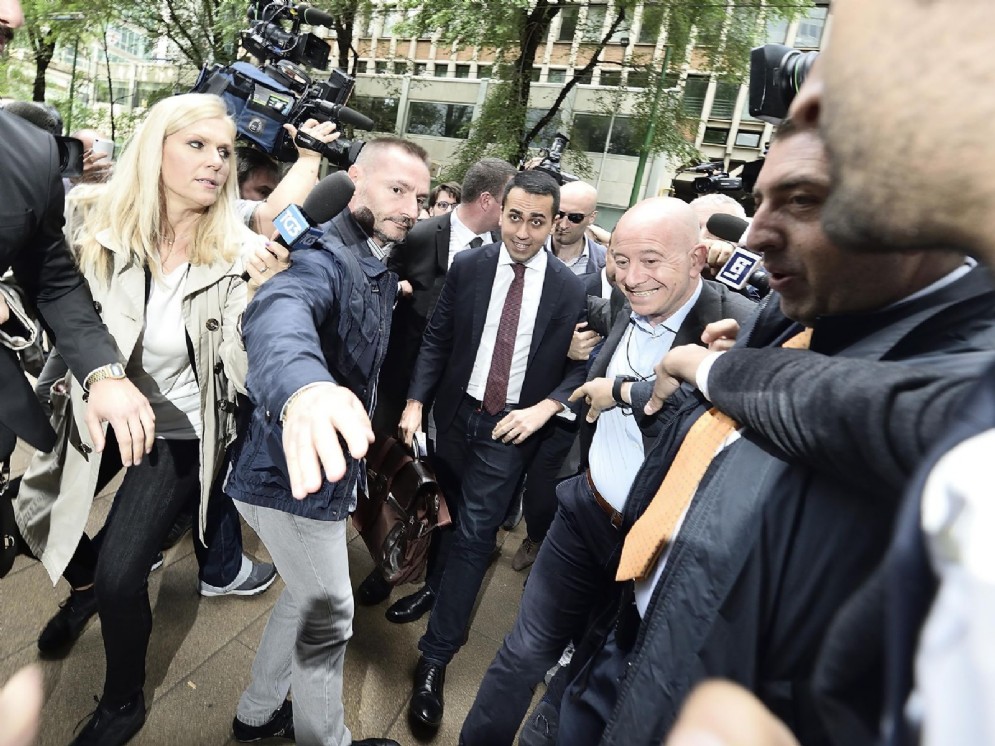 Il capo politico del M5s Luigi Di Maio dopo l'incontro al Pirellone con Matteo Salvini