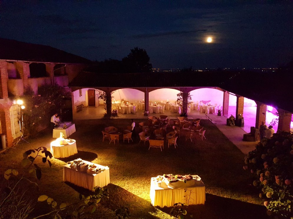 Matrimonio a Biella, Cascina Laiasso in notturna