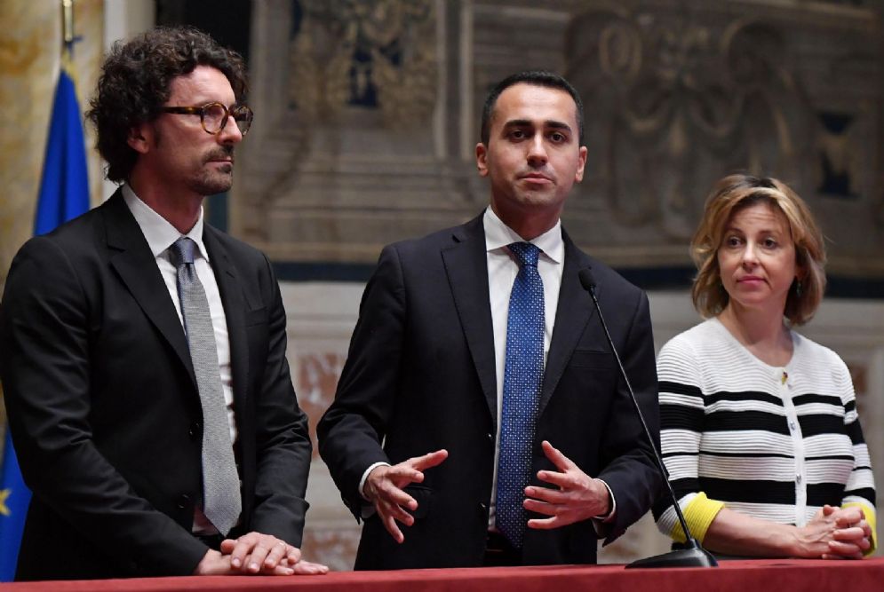 Luigi Di Maio con Giulia Grillo (Salute) e Danilo Toninelli (Infrastrutture)