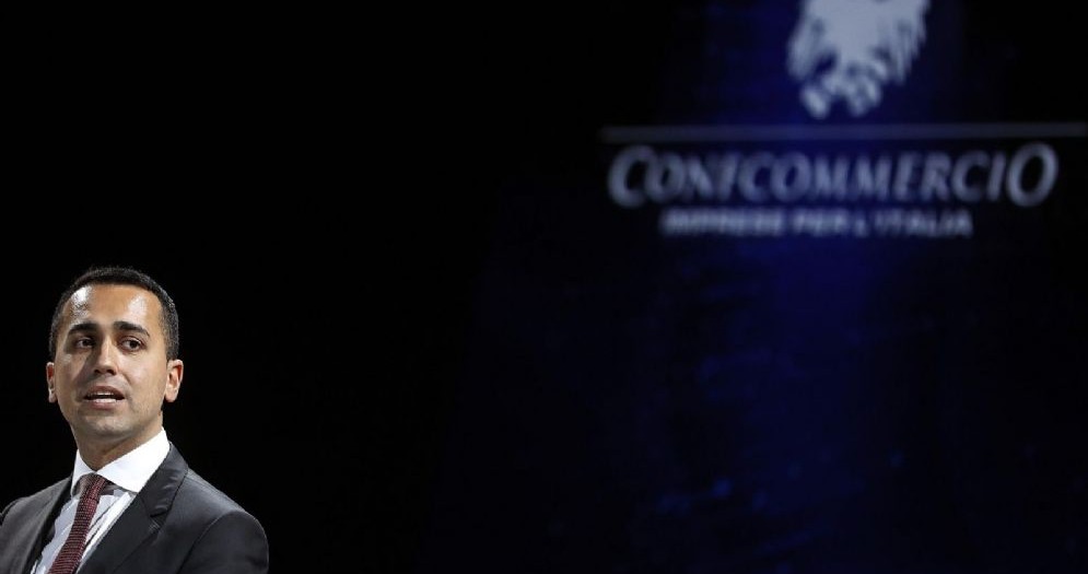 Luigi Di Maio, ministro del Lavoro e vice premier, durante l'assemblea annuale di Confcommercio