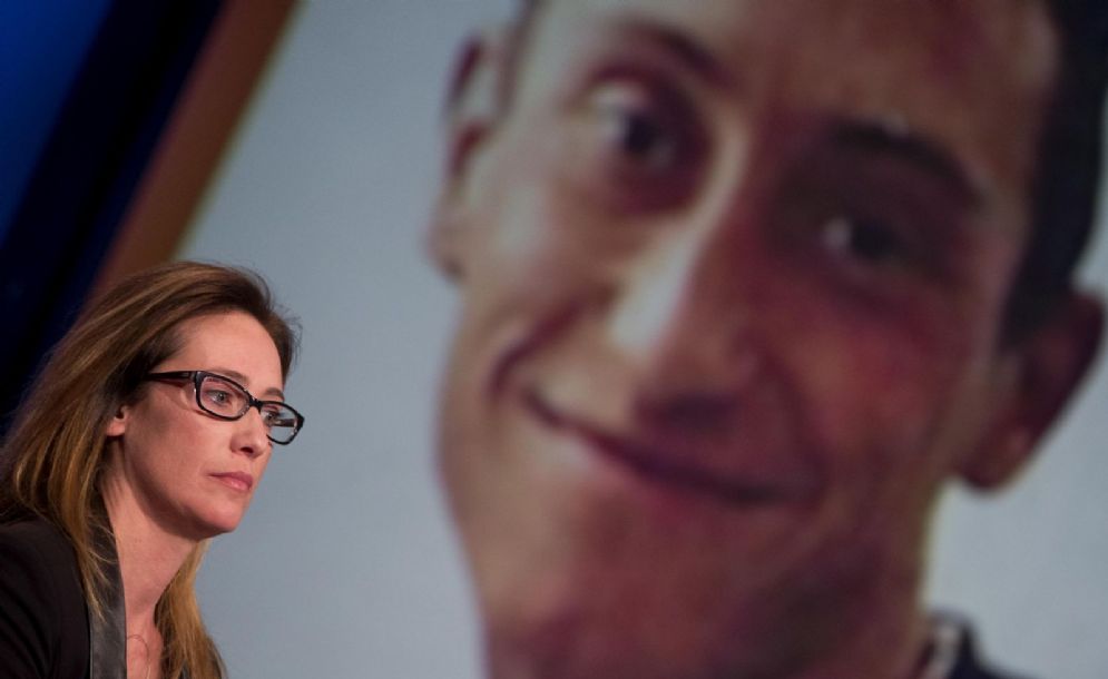 Ilaria Cucchi, sorella di Stefano, durante la trasmissione "In 1/2h"