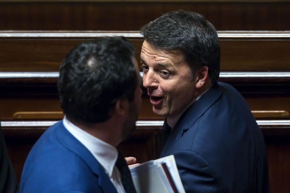 Matteo Renzi e Matteo Salvini si incontrano al Senato