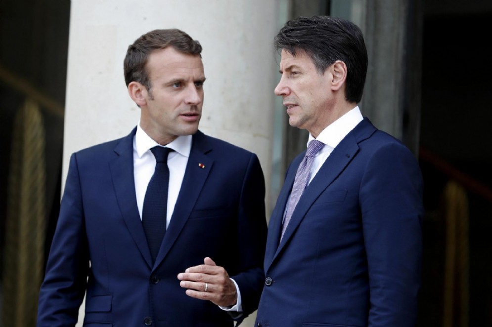 Giuseppe Conte con Emmanuel Macron