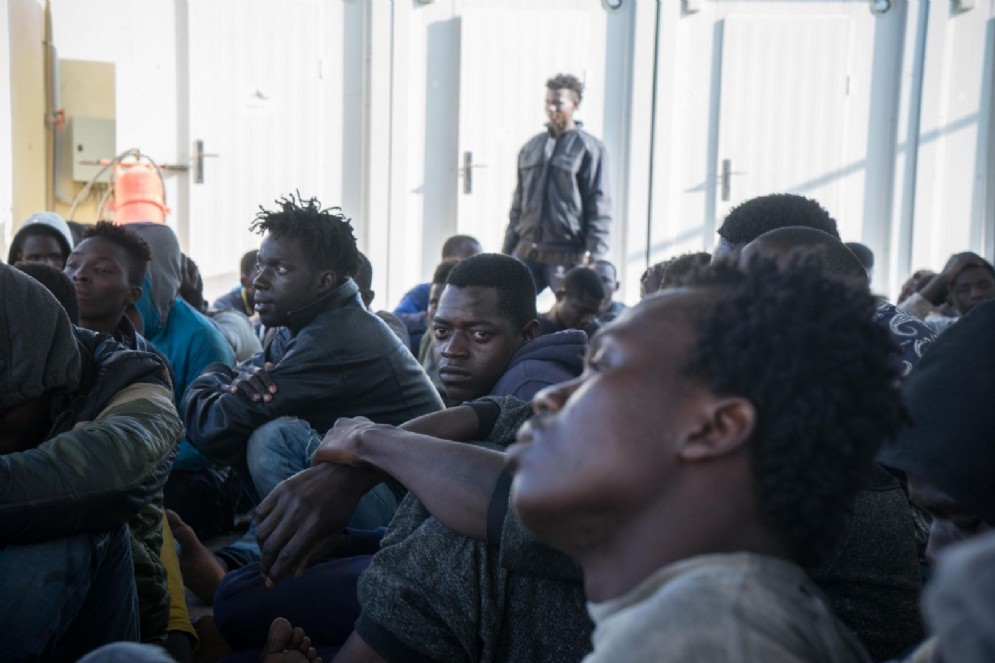 Un gruppo di migranti libici
