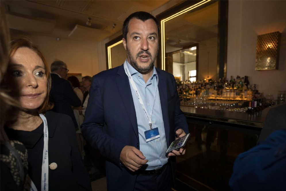 Il ministro dell'Interno Matteo Salvini durante l'assemblea Ania