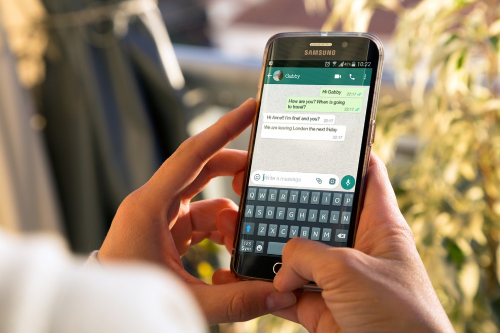22enne si suicida per un errore su WhatsApp